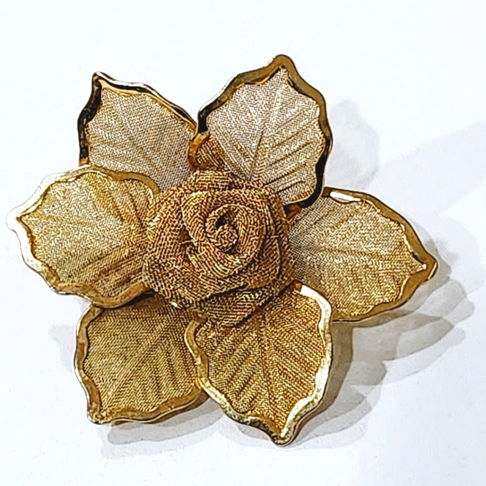 Lightweight Gold Tone Metal Mesh Rose Brooch